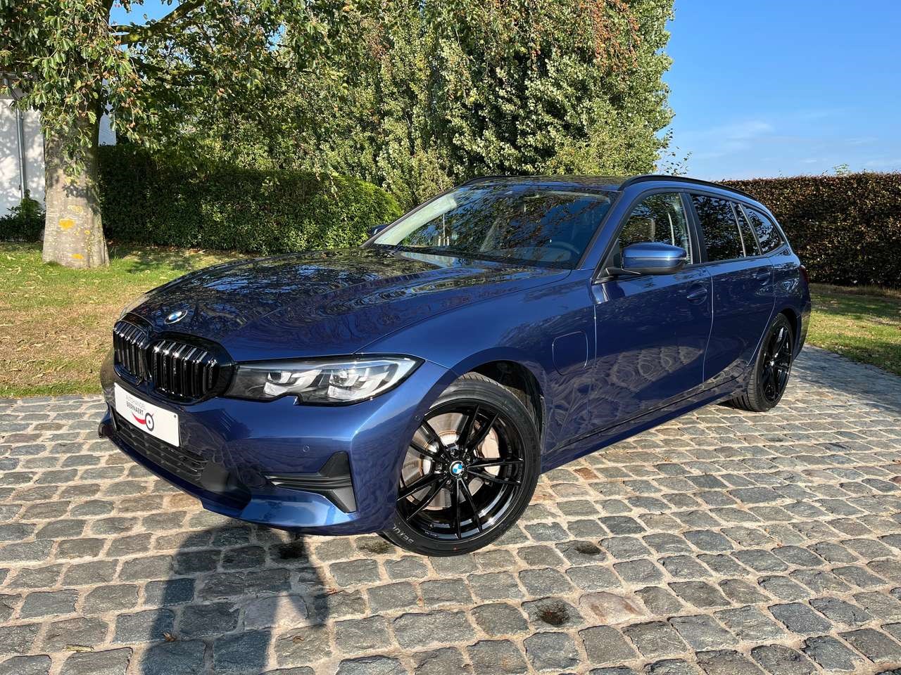 BMW 330